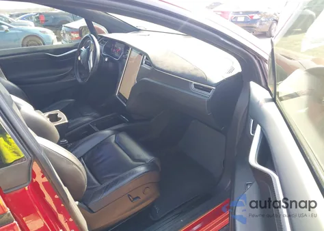 2017 Tesla Model X 100D/75D/90D z USA, uszkodzony, nr VIN 5YJXCDE21HF051950